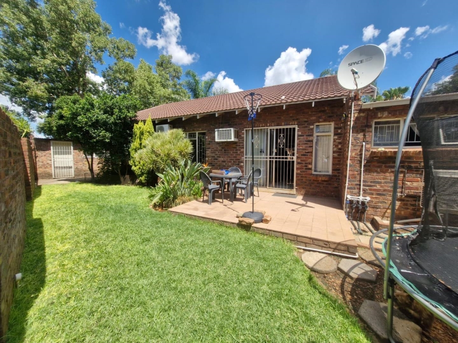 3 Bedroom Property for Sale in Rhodesdene Northern Cape